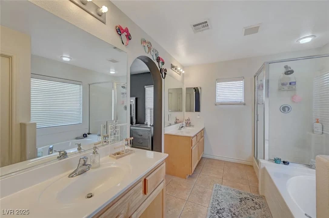 9180 Wine Cellar Avenue photo 4