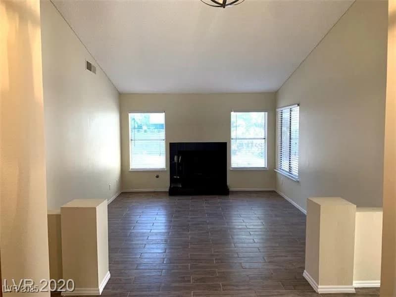 6632 Coastal Breeze Court photo 2