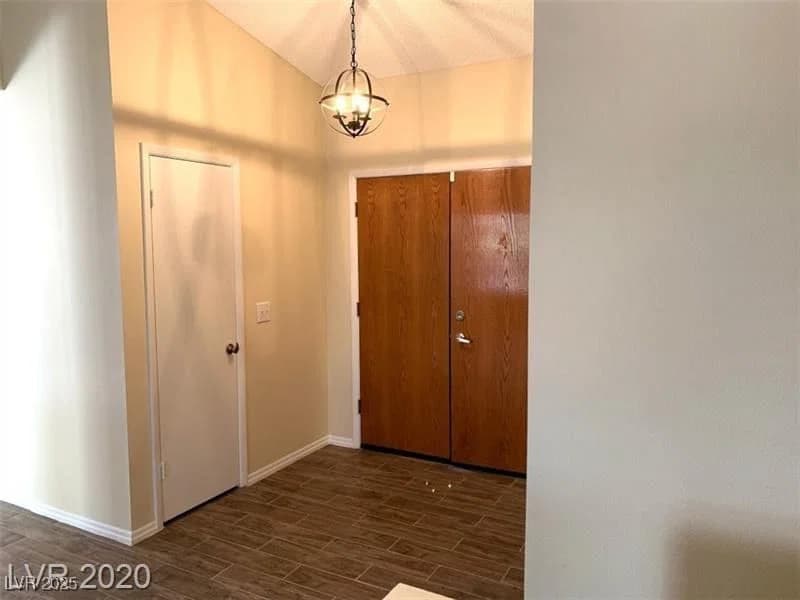 6632 Coastal Breeze Court photo 4