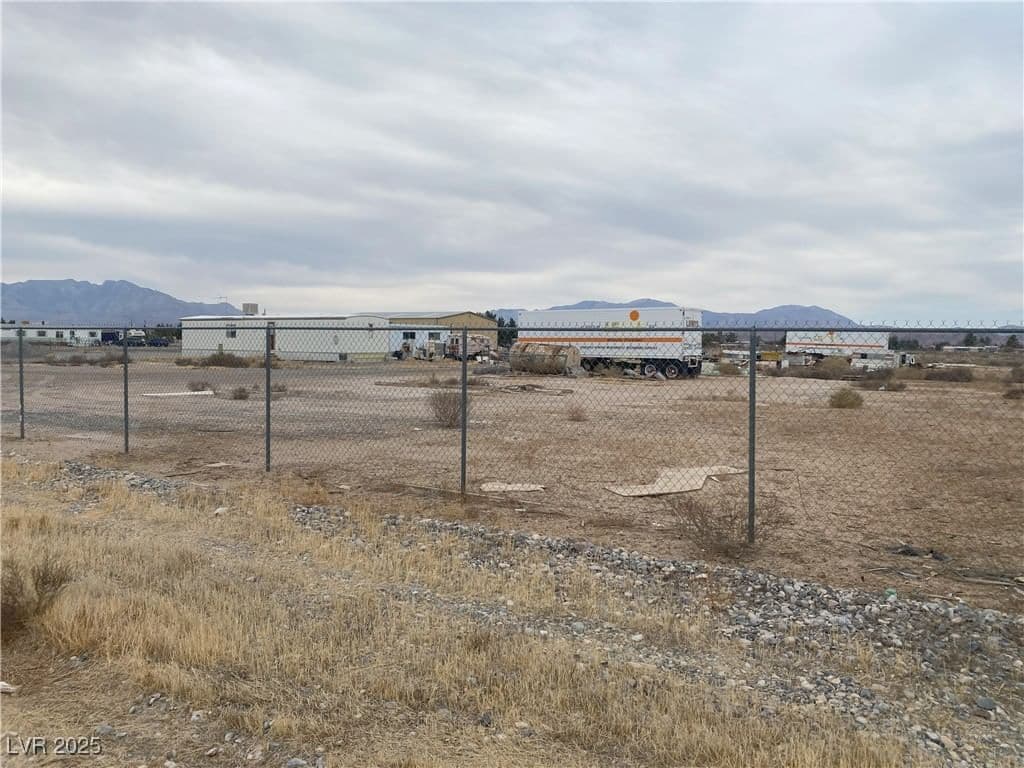 3030 Basin Avenue photo 3