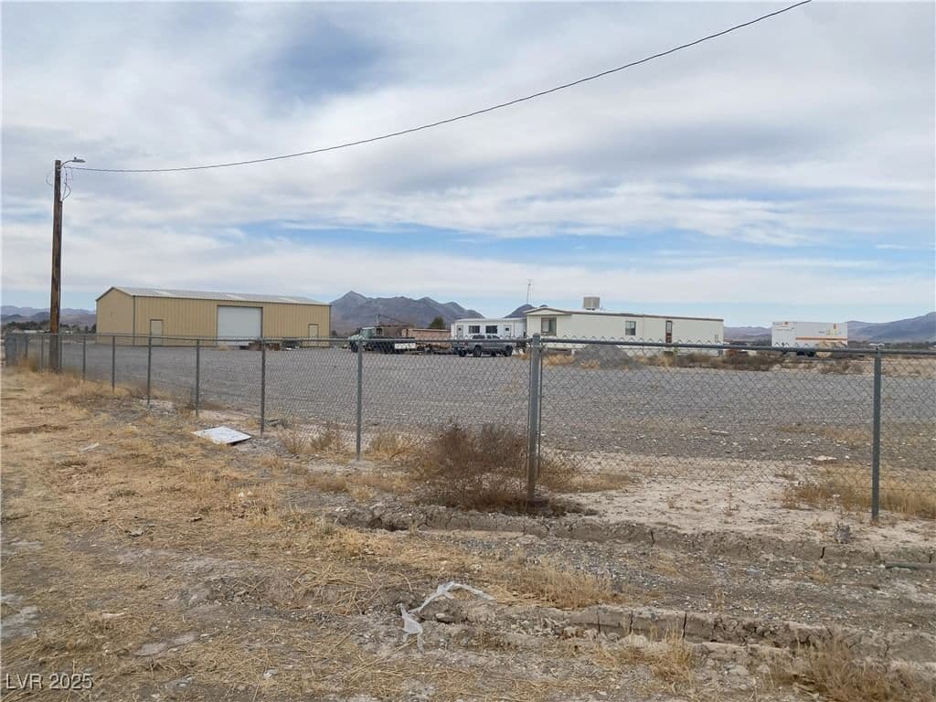 3030 Basin Avenue photo 2