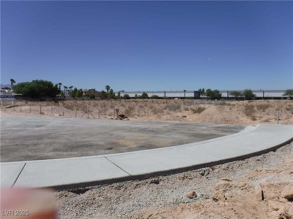 Polaris Avenue photo 3