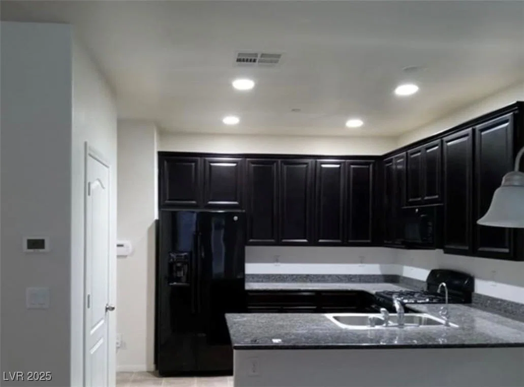 9033 Savvy Seam Court photo 3