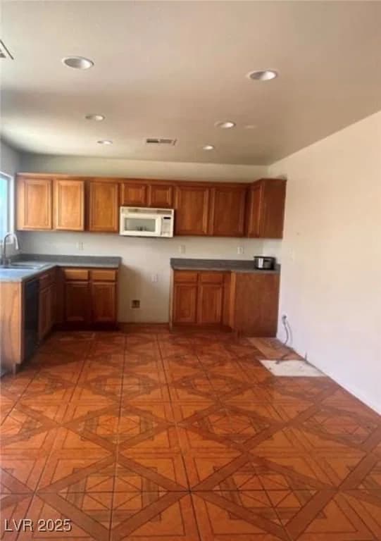 5607 Dewey Drive photo 4