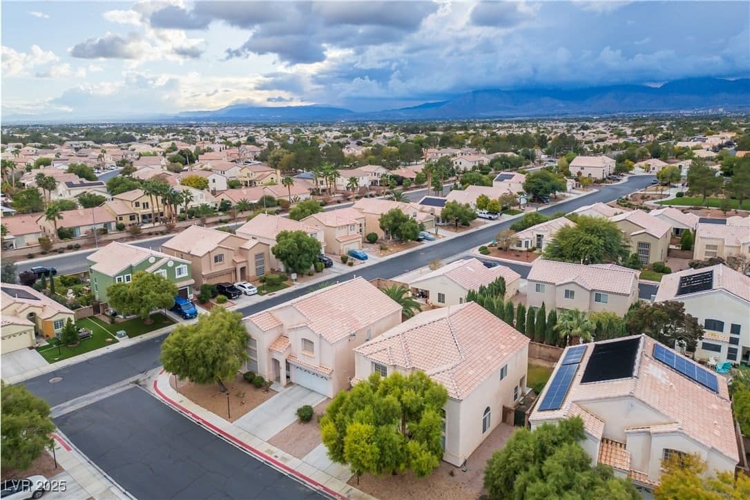 7633 Rainbow Cove Drive photo 2