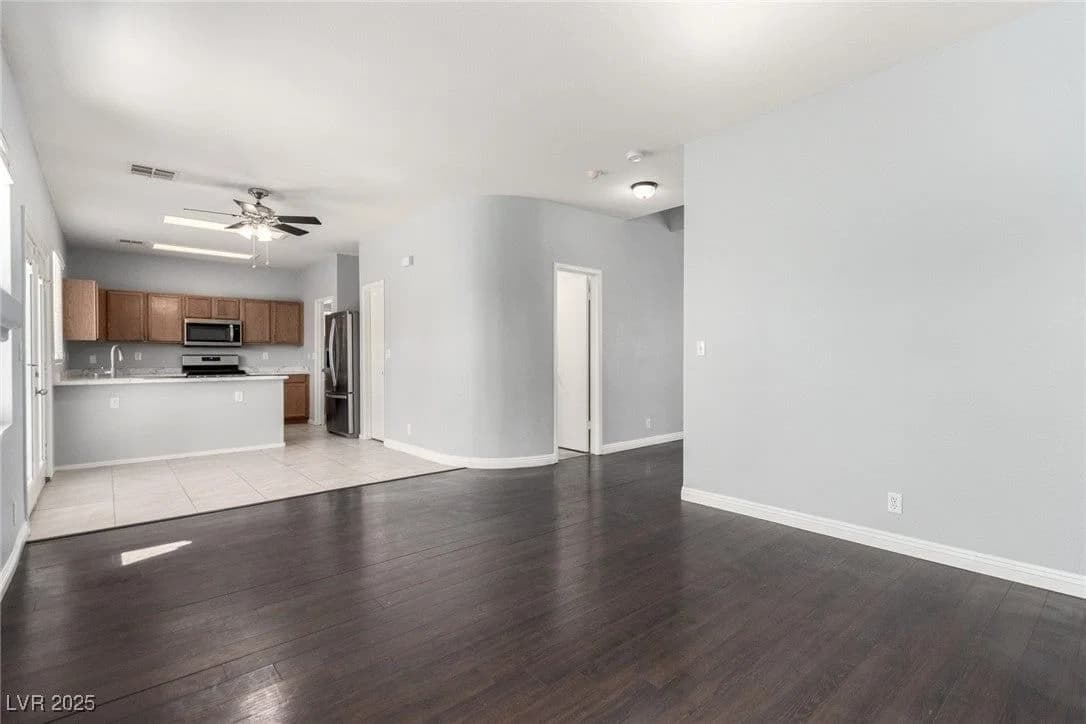 7320 Misty Glow Court photo 4