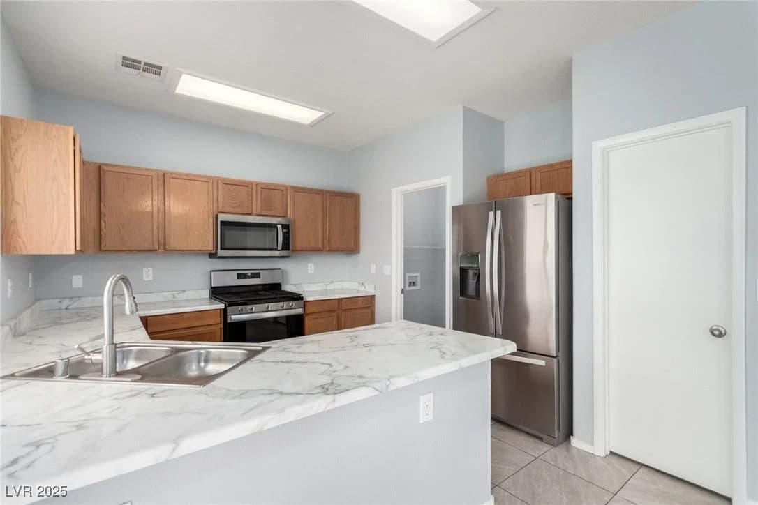 7320 Misty Glow Court photo 3