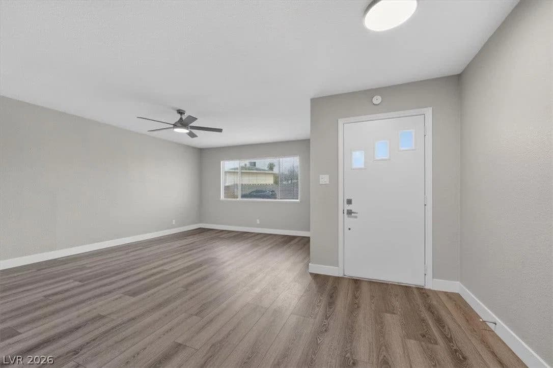 809 Peacock Court photo 5