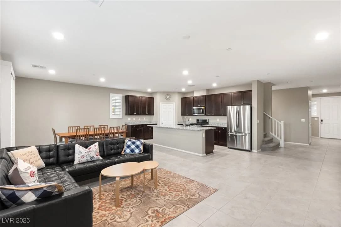 964 Midnight View Avenue photo 4