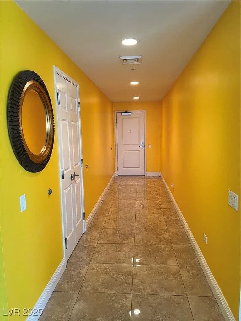 200 SAHARA Avenue photo 2