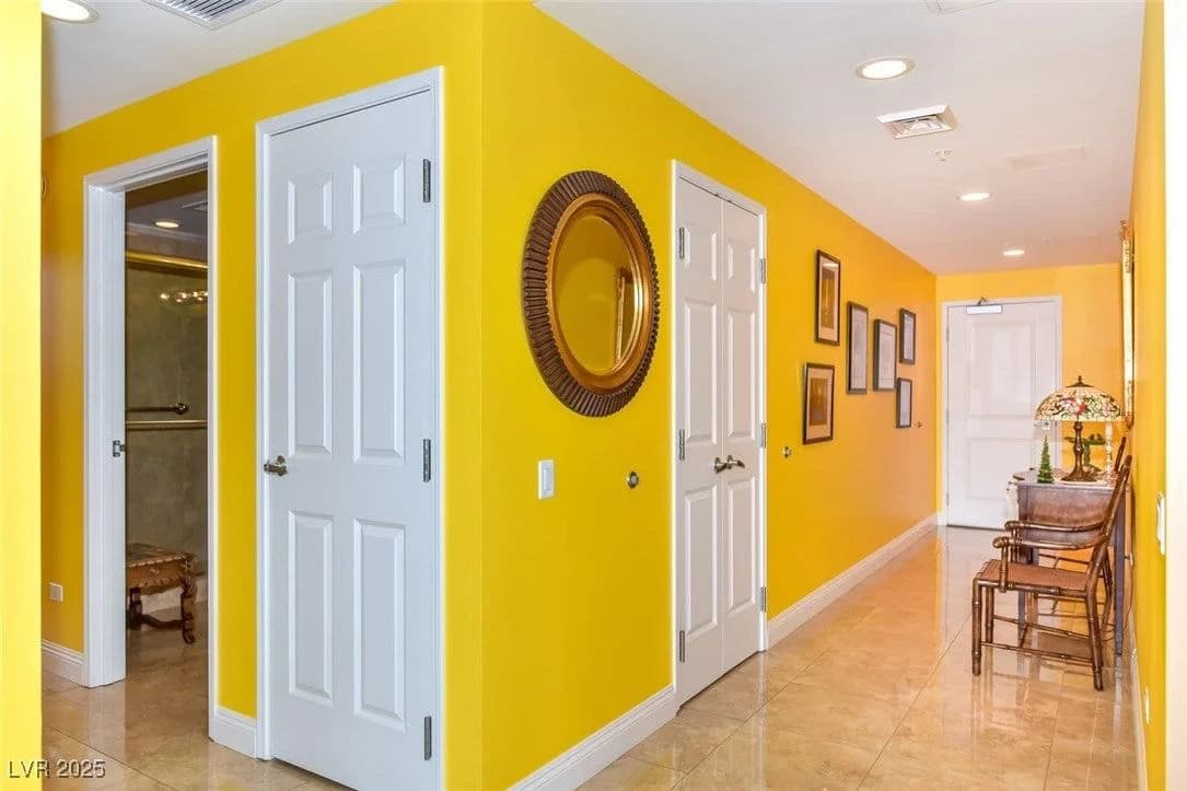 200 SAHARA Avenue photo 3