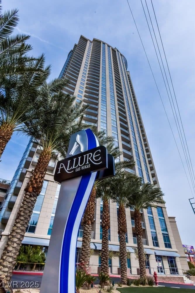 200 SAHARA Avenue