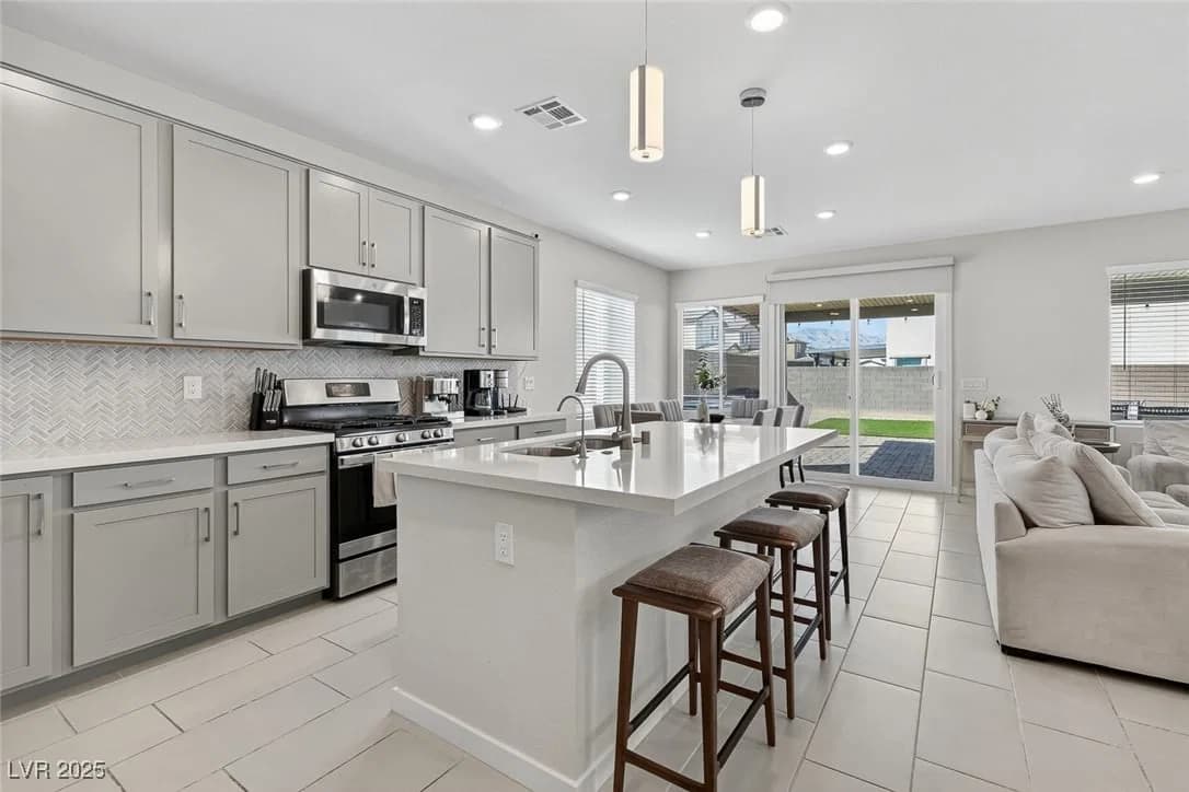 2728 High Echelon Road photo 3