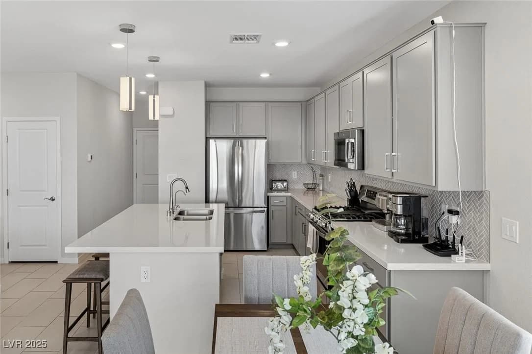 2728 High Echelon Road photo 5