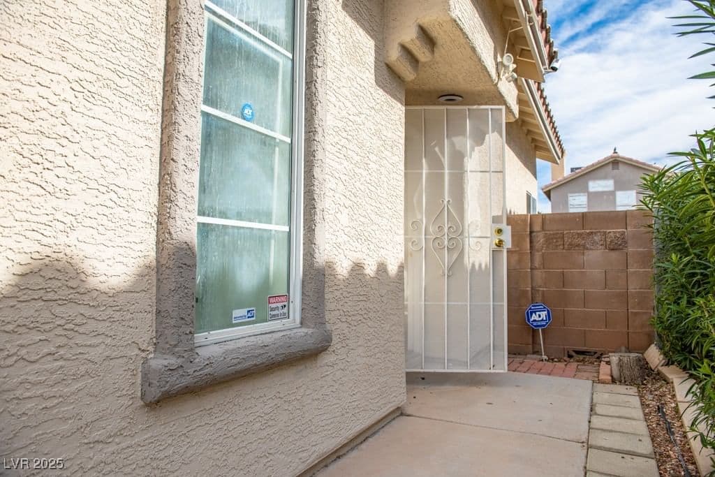 6984 Wineberry Drive photo 3