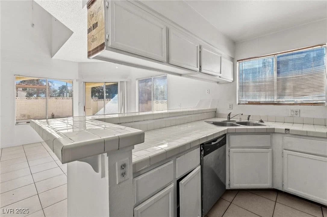 6673 Silver Penny Avenue photo 4