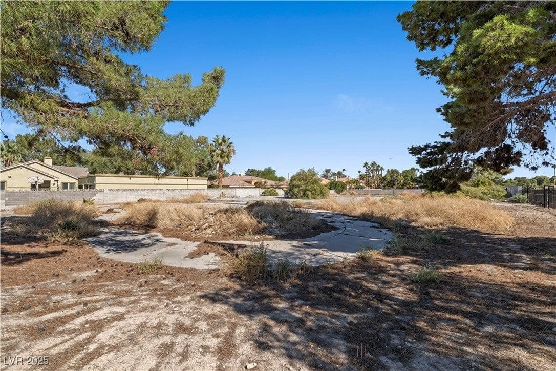 6690 Pecos Road photo 5