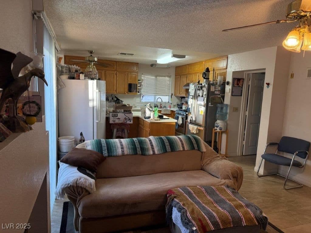 1325 Maplegrove Circle photo 2