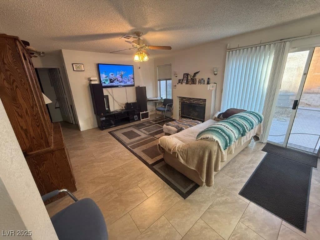 1325 Maplegrove Circle photo 3