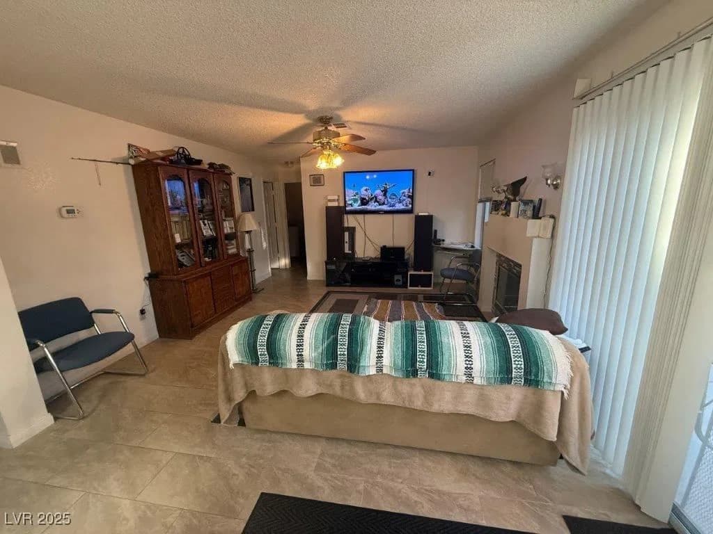 1325 Maplegrove Circle photo 4