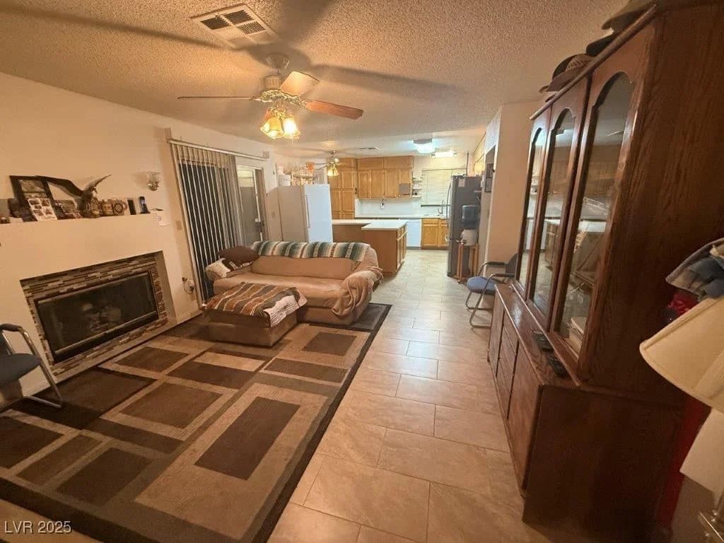 1325 Maplegrove Circle photo 5