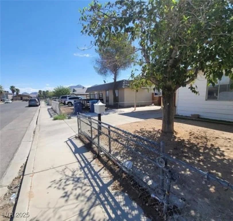 4555 Payson Avenue photo 4