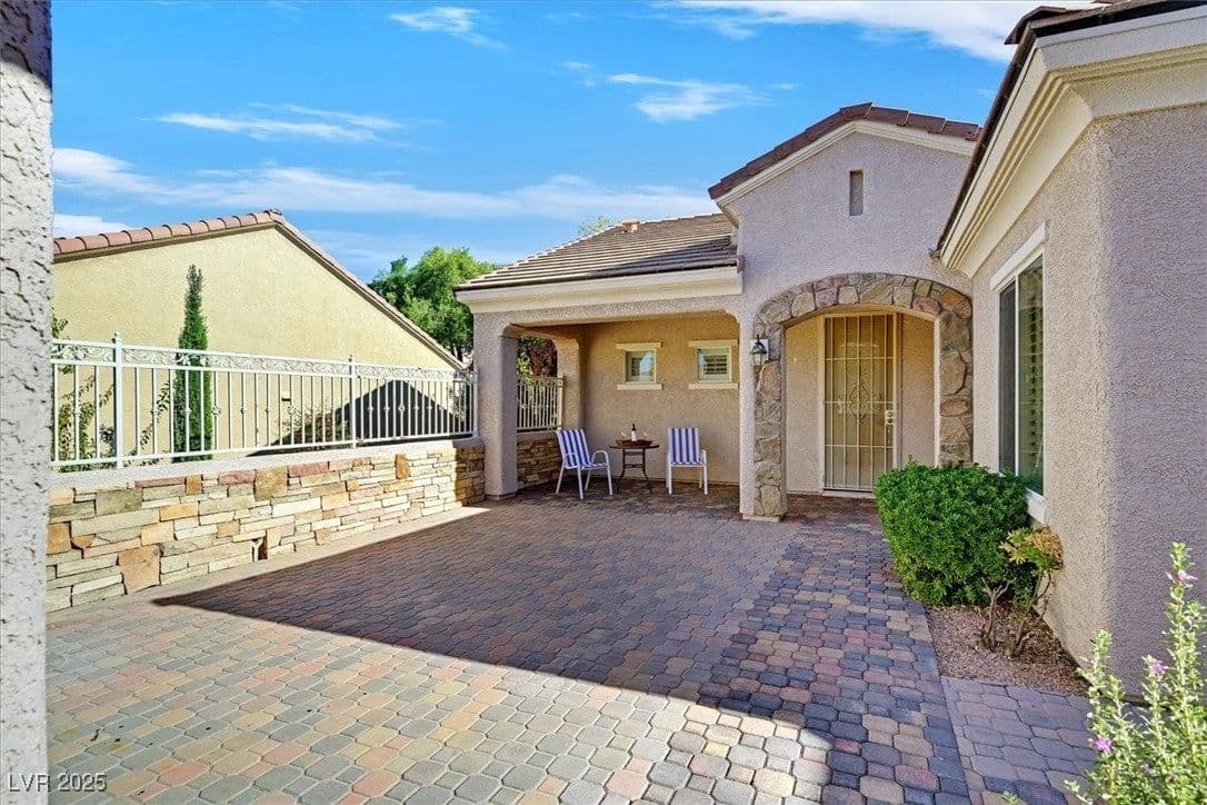 2164 Sawtooth Mountain Drive photo 2