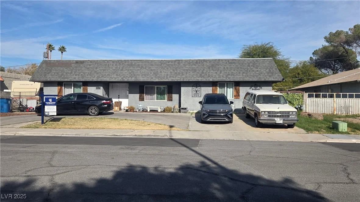 3720 Antigua Avenue photo 2