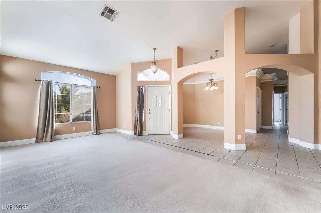 7483 Forestdale Court photo 4
