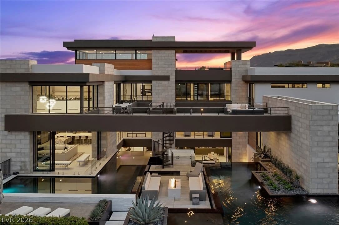 4 Soaring Bird Court