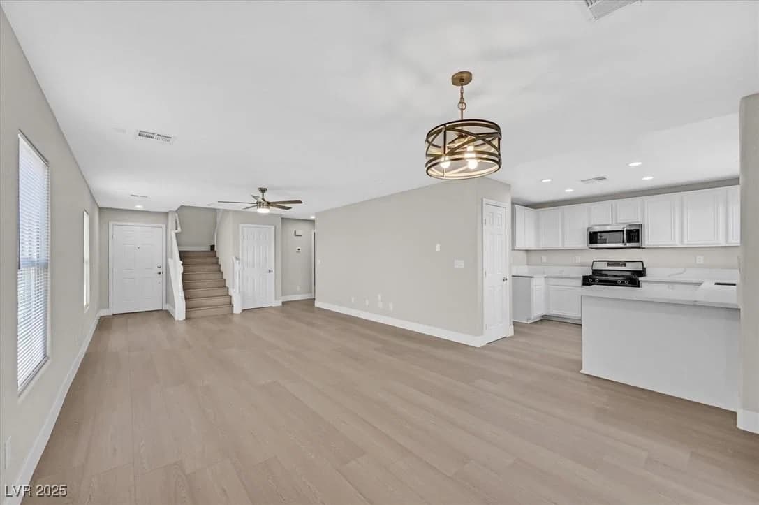 6486 Robusta Court photo 2