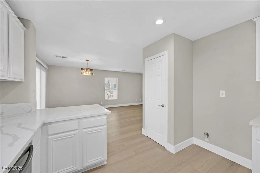 6486 Robusta Court photo 5