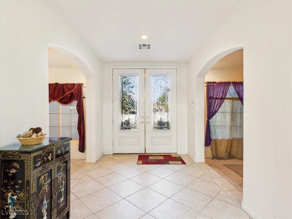 321 Whispering Tree Avenue photo 4