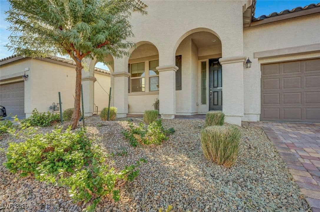 6117 Bugsy Street photo 5