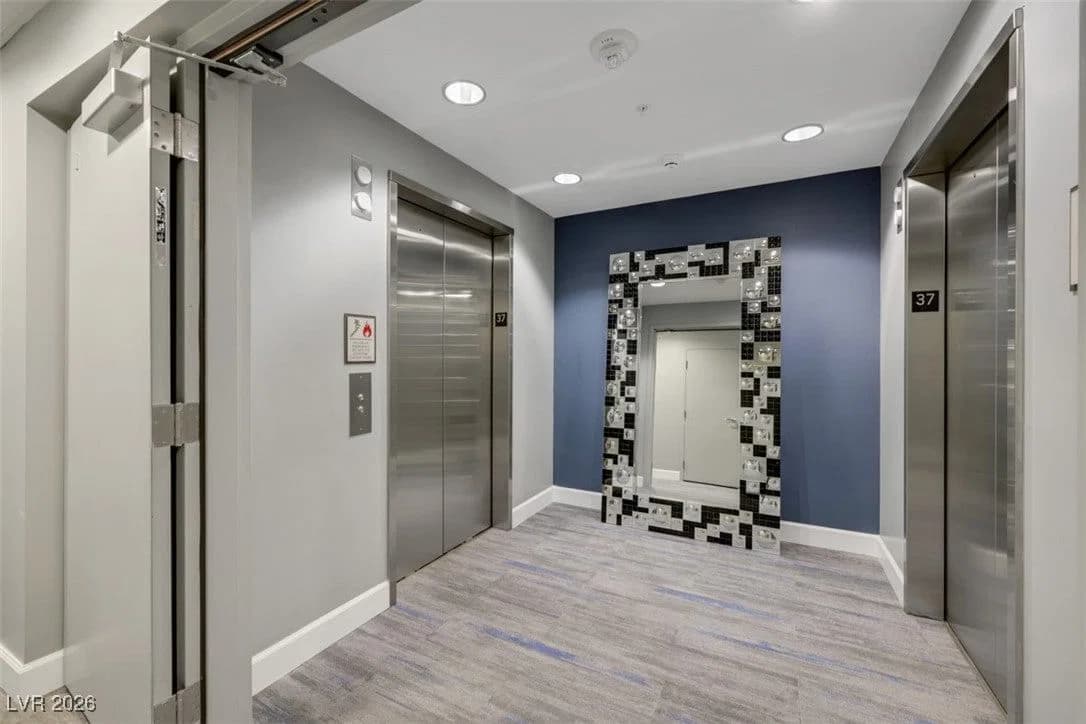200 Sahara Avenue photo 5