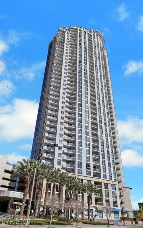 200 Sahara Avenue