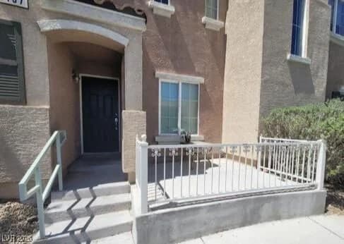 9157 Desirable Court photo 2