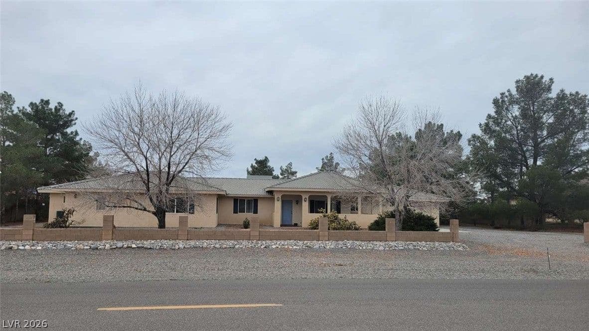 3050 Rainbow Avenue photo 2