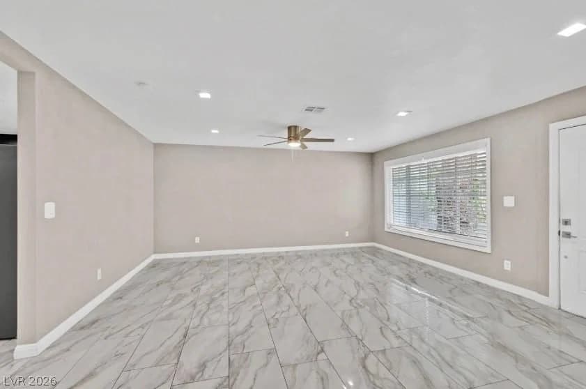 905 Vaughn Street photo 4