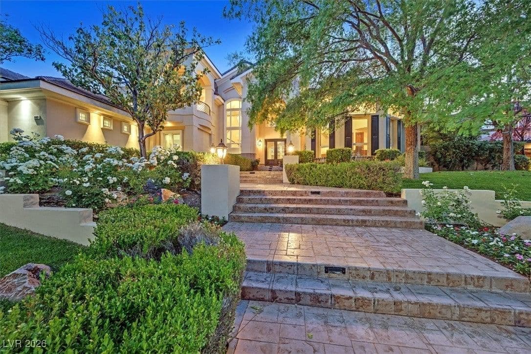 1809 White Hawk Court photo 3