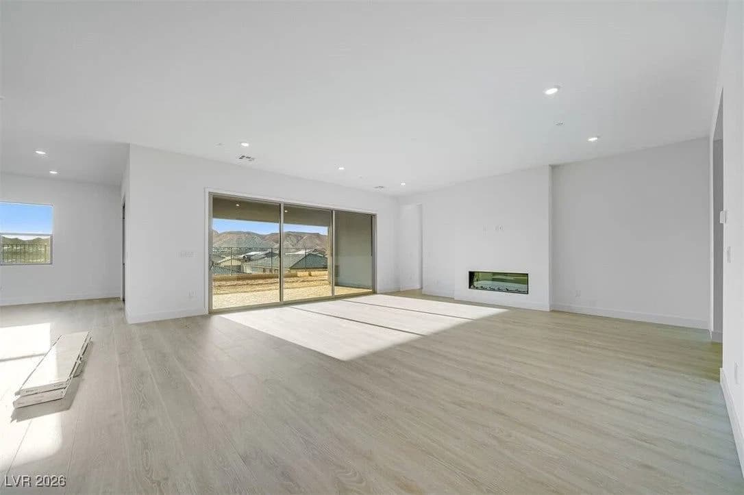 203 Paraggi Bay Drive photo 3