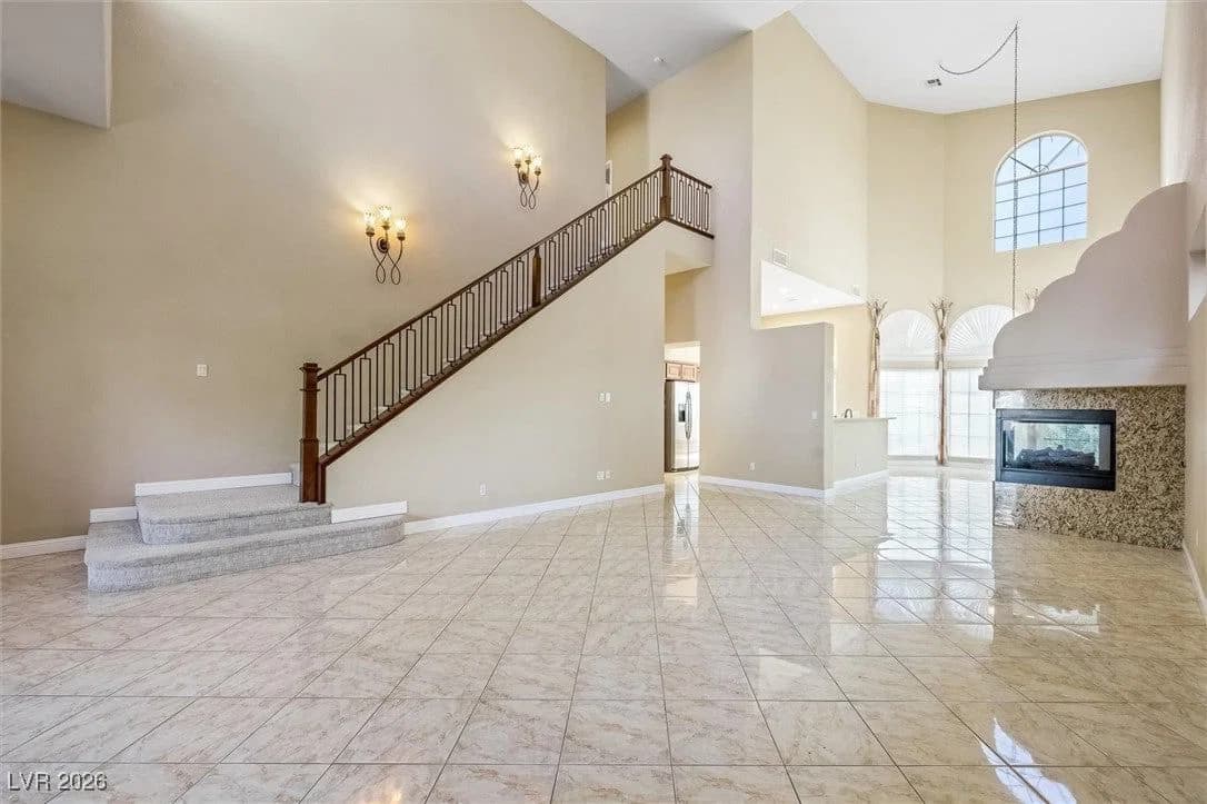 2107 Eaglepath Circle photo 3