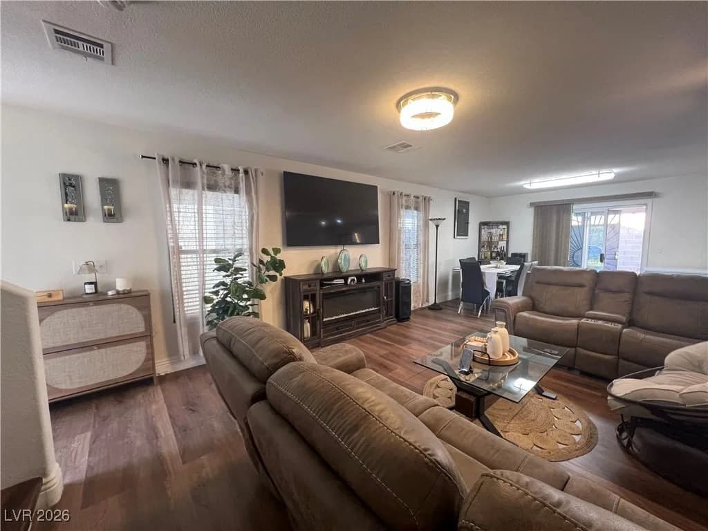 6370 Haleh Avenue photo 5