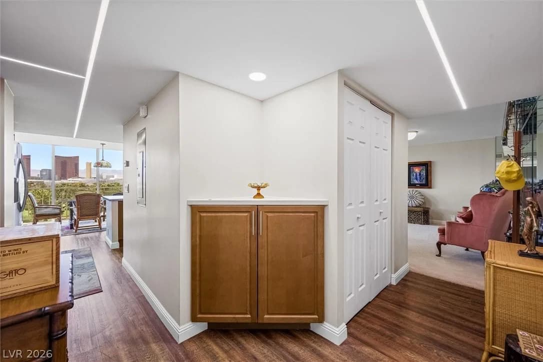 3111 Bel Air Drive photo 3