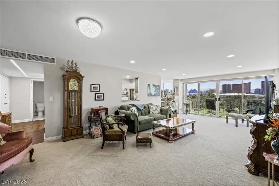 3111 Bel Air Drive photo 4
