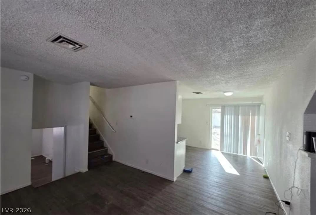 301 Lance Avenue photo 5
