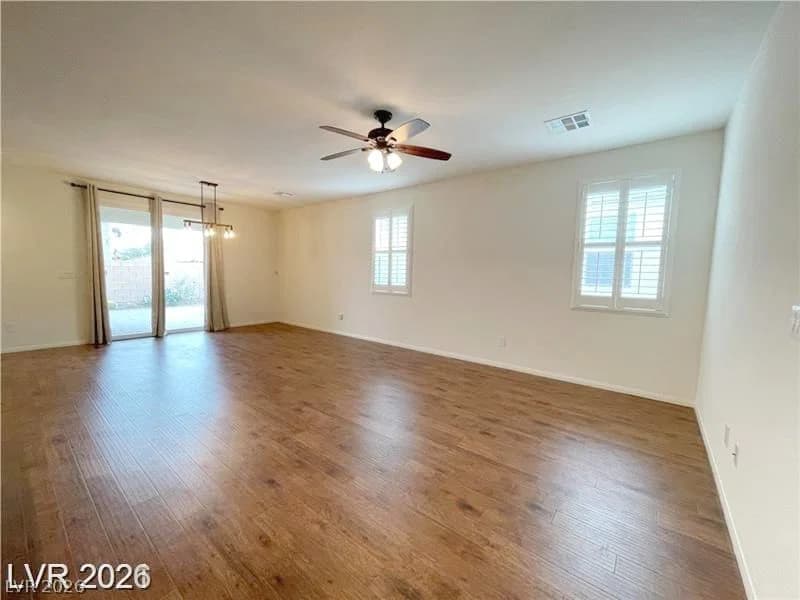 10596 Upper Laurel Street photo 3