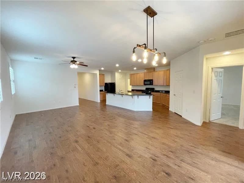 10596 Upper Laurel Street photo 4