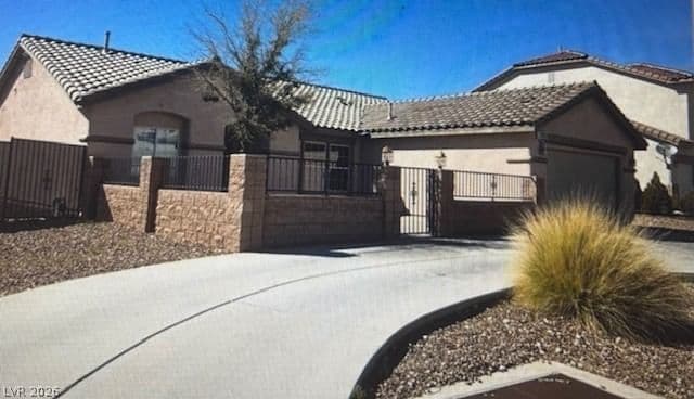 1083 Sterling Peak Street photo 3