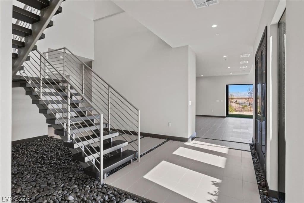 36 Rainbow Point Place photo 4